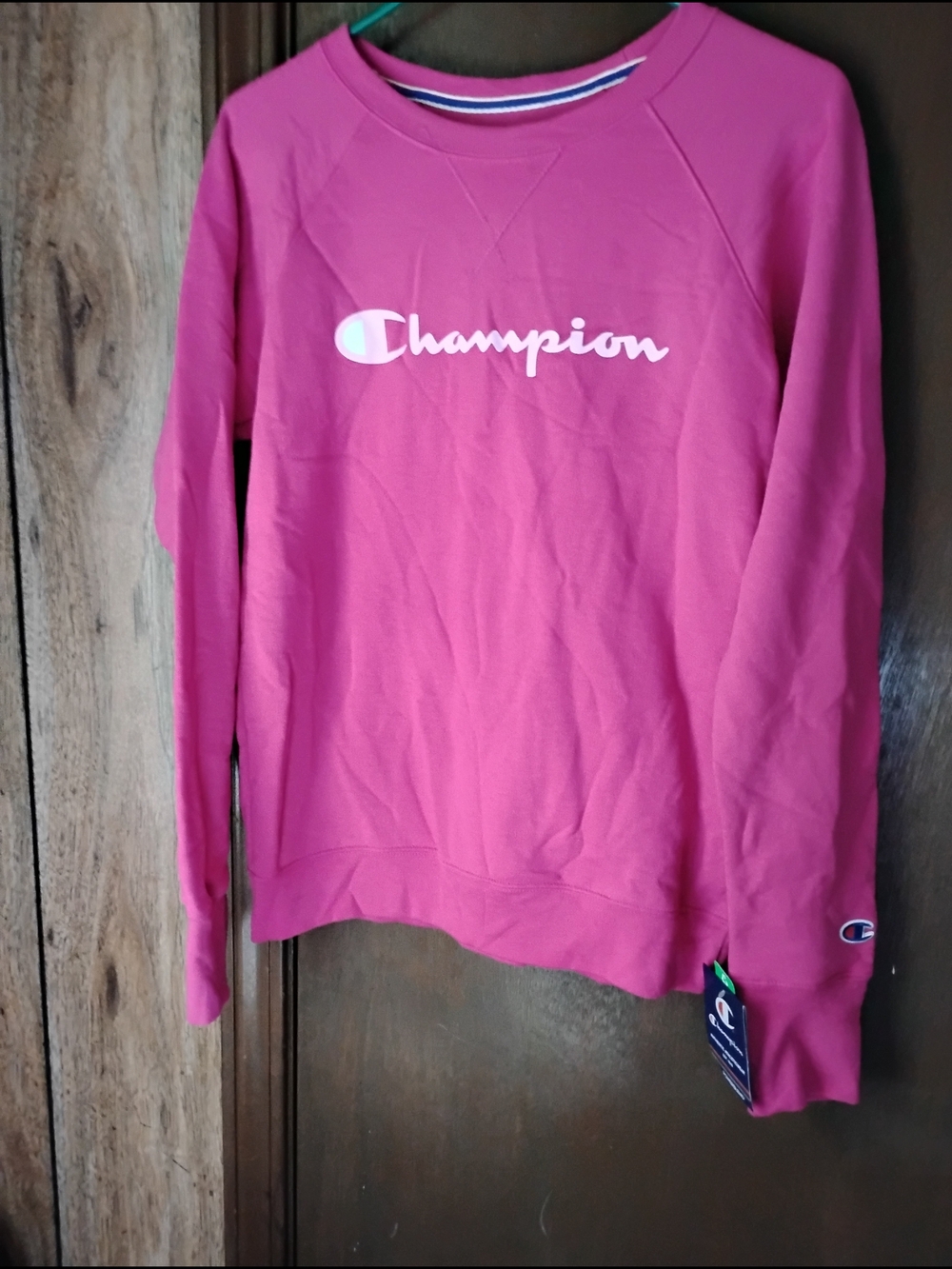 Champion Women's Magenta Logo Crewneck Sweatshirt.Nwts